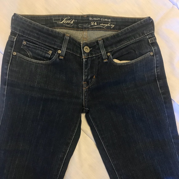 Levi’s - Slight Curve, Straight Leg, Size: 24 - Picture 4 of 6